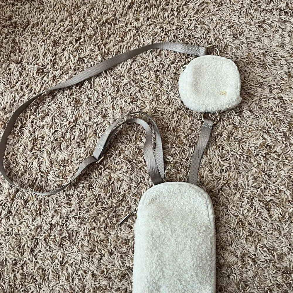 Lululemon Modular Phone Crossbody Bag Fleece Sherpa